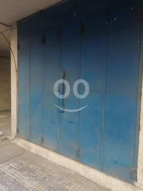 Commercials for rent in Sin El Fil - A shop for rent in Dekwaneh