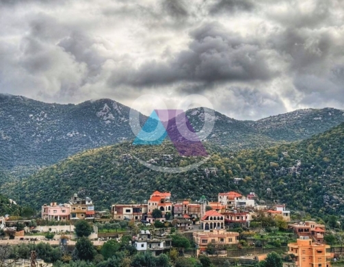 Lands for rent in Loueizeh - A 1100 m2 land for rent in Louayze Highway -Baabda