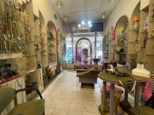 Commercials for sale in Zalqa - A 30 m2 store for sale in Zalka-Prime location