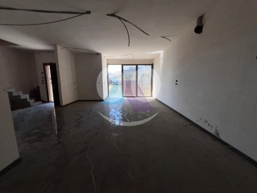 Villas for sale in Baabda - A 200 m2 Duplex Villa with Terrace for sale in Al Jamhour-Baabda