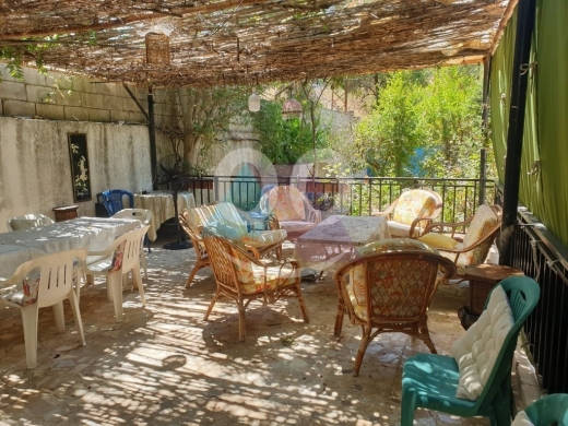 Apartments for sale in Aley - 240m2 apartment+garden/terrace with Prime Location 4sale in Aley - شقة للبيع في عاليه