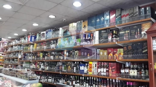 Commercials for sale in Ain el-Remmaneh - 342m2 Supermaket with Prime Location 4sale in Ain el Remmaneh