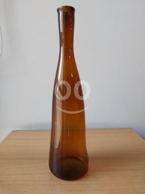 المنزل والحديقة في فردان - فازة زجاجية عسلية بأسلوب "أرتيزان" يدوية | Elegant Amber Artisan-Style Glass Vase 30cm