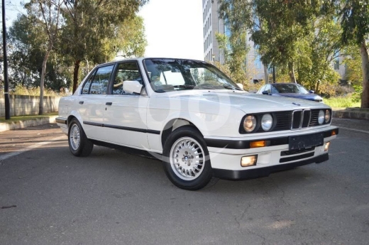 BMW in Beirut City - BMW 318i 1990