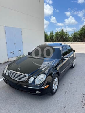 Mercedes-Benz in Nabatyeh - E320 2003