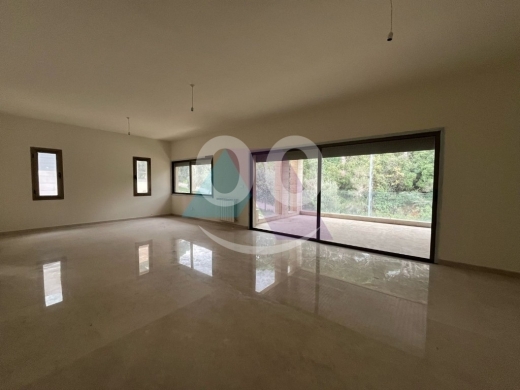 Apartments for sale in Ballouneh - 240m2 Apartment+Sea View|Prime Location|4sale in Balouneh-شقة في بلونة