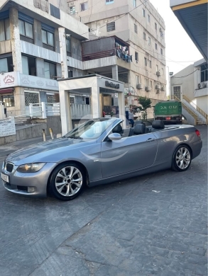 BMW dans Beyrouth - E93 325 2007