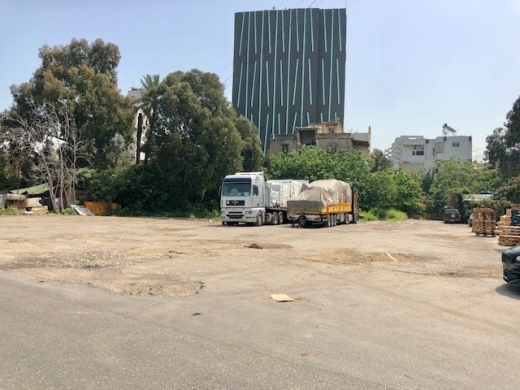 Lands for sale in Port of Beirut - R9-93 Land for sale in Port Beirut, Karantina.