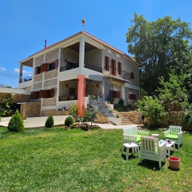 R9-142 Classic Lebanese house for rent in Danniyeh — 2
