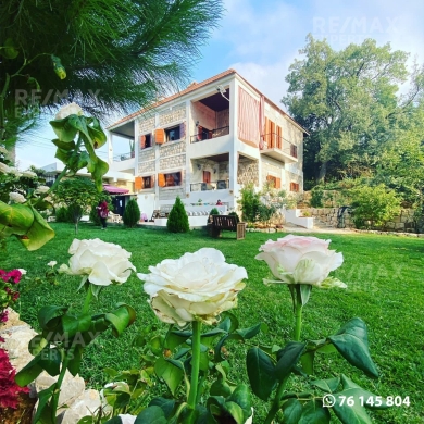Apartments for rent dans Bakhoun - R9-142 Classic Lebanese house for rent in Danniyeh