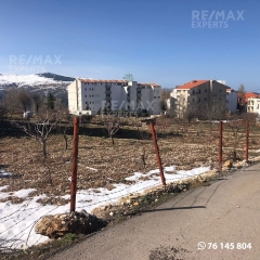 R9-311 Land for sale in Ehden!