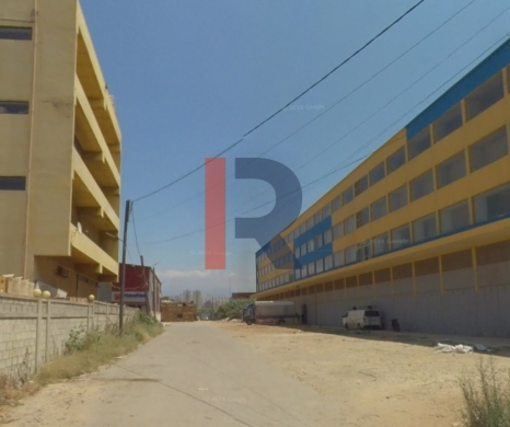 R9-867 Showroom for Rent in Mina – Tripoli, 1,150 m²