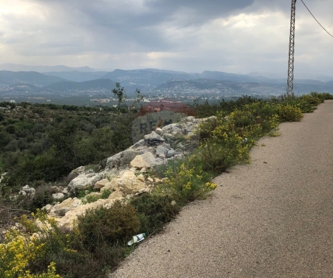 R9-968 Land for Sale in Nakhle Koura – 1,951 m², Residential أرض للبيع في النخلة الكورة – 1,951 متر مربع، تنظيم سكني 20/40