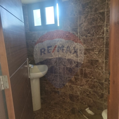 Apartments for sale in Nakhleh - R9-1302 Special 180m for sale in Nakhle - Koura!