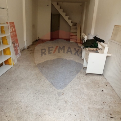 Commercials for sale in Azmi - R9-1420 Store for Sale in Azmi-Tripoli!