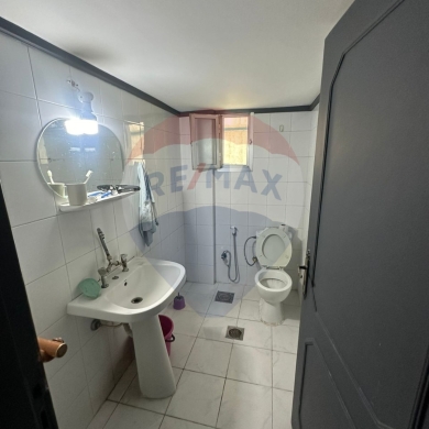 Apartments for sale in Zahrieh - R9-1444 Apartment for Sale in Zehrye-Tripoli - 140 sqm!