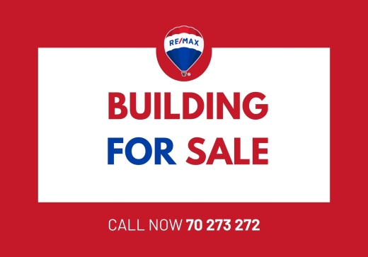 عقارات تجارية للبيع في أبو سمرا - R9-1593 Building for Sale in Tripoli/Rfaeiye &ndash; 3 Floors!