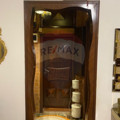 R9-1662 150 sqm Apartment for sale on a lively street ! — 11