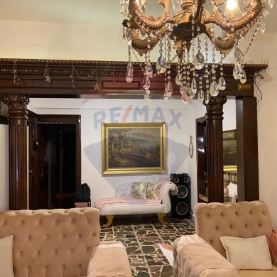 R9-1662 150 sqm Apartment for sale on a lively street ! — 8
