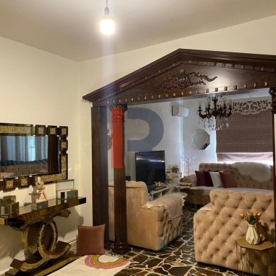 R9-1662 150 sqm Apartment for sale on a lively street ! — 2