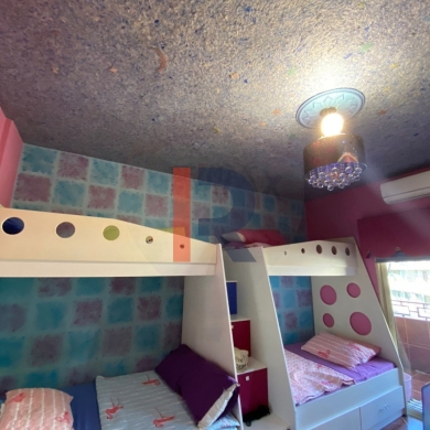 R9-1662 150 sqm Apartment for sale on a lively street ! — 12