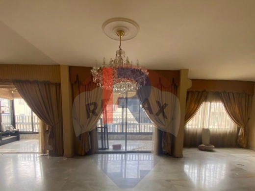 R9-1682 Spacious 200 sqm apartment for sale in Azmi, Tripoli. — 2