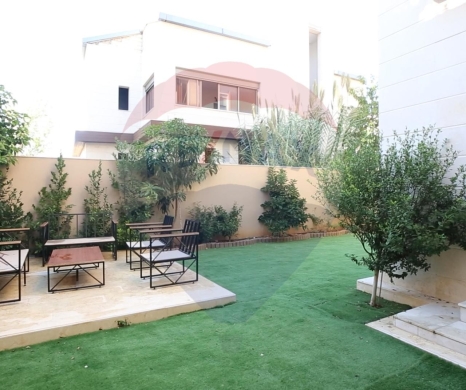 R9-1802 Stunning 3-Story Villa for Sale in Qalamoun - Tripoli — 4