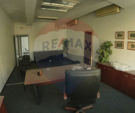 Commercials for sale in Azmi - R9-1958 Office 130m for Sale in Azmi - Tripoli