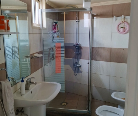 R9-1981 Spacious Apartment 200m for sale in Sahat Al Shiraa - Abou Samra — 15