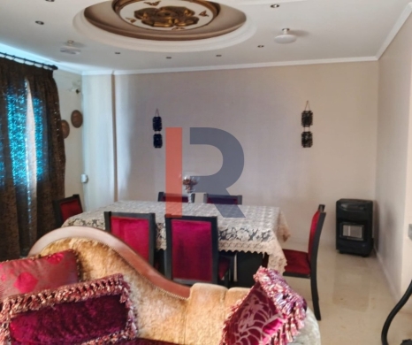 R9-1981 Spacious Apartment 200m for sale in Sahat Al Shiraa - Abou Samra — 3