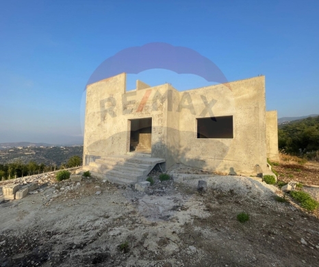 اراضي للبيع في زغرتا - R9-1988 Land 3493m with Incomplete House 205m for sale in Zgharta