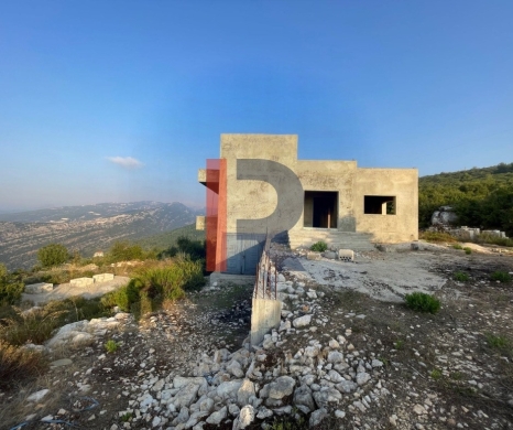 R9-1988 Land 3493m with Incomplete House 205m for sale in Zgharta — 2