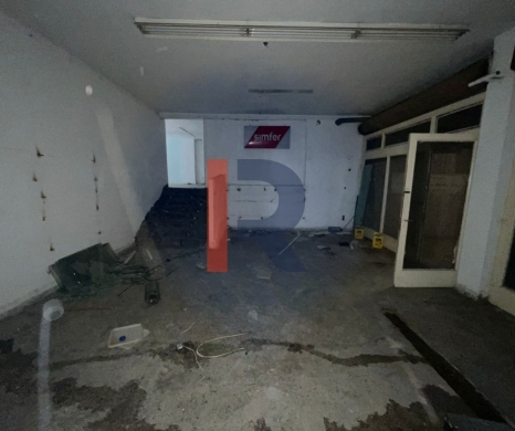 R9-2080 Two Connected Shops 130m² for sale in Houriya Street - Tripoli