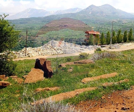 Lands for sale dans Hadeth el-Joubbeh - R9-2121 Land 3520m for sale in Hadath El Jebbeh - Bcharre District