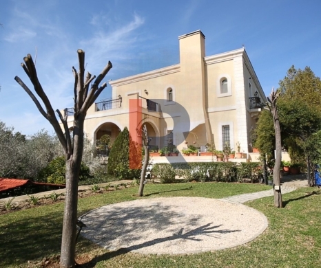 R9-2198 Villa 600m with land 3000m for sale in Batroumine - Koura — 2