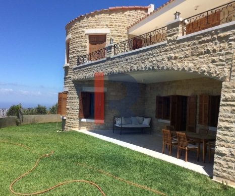 R9-2286 Villa 1000m for Sale in Alma - Zgharta — 2