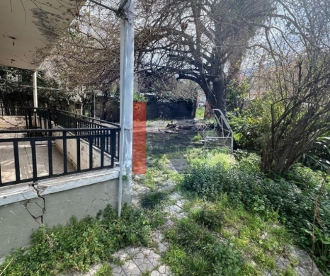 R9-2328 Land 1500m² with Building 420m² for Sale in Bhamdoun Minieh — 2