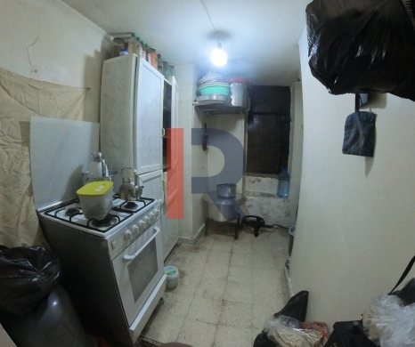 R9-2376 Old House 220m for Sale in Souk Al Dahab – Tripoli — 3