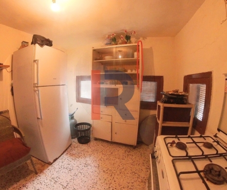 R9-2376 Old House 220m for Sale in Souk Al Dahab – Tripoli — 2