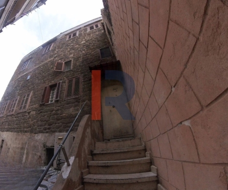 R9-2376 Old House 220m for Sale in Souk Al Dahab – Tripoli — 9