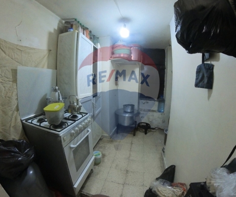 R9-2376 Old House 220m for Sale in Souk Al Dahab – Tripoli — 3
