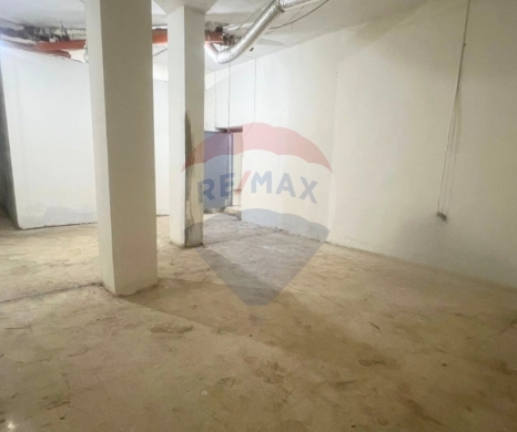 عقارات تجارية للبيع في البحصاص - R9-2535 Warehouse for Rent in Metran Street - Tripoli