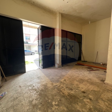 R9-1233 Showroom For Rent in Miten St. - Tripoli — 3