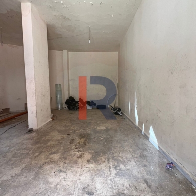 R9-1233 Showroom For Rent in Miten St. - Tripoli — 4