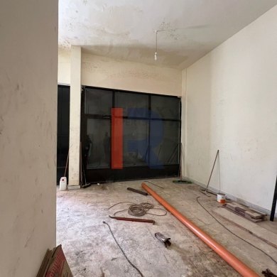 R9-1233 Showroom For Rent in Miten St. - Tripoli — 2