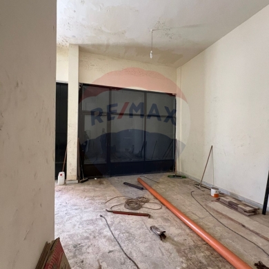 R9-1233 Showroom For Rent in Miten St. - Tripoli — 2