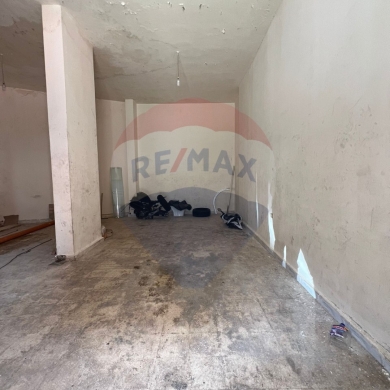 R9-1233 Showroom For Rent in Miten St. - Tripoli — 4