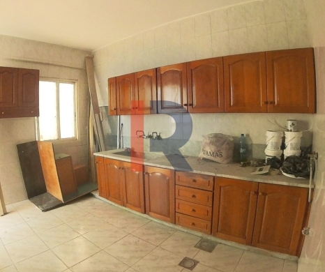 R9-1803 Apartment for Sale Behind Bank Audi on Boulevard - Tripoli — 2