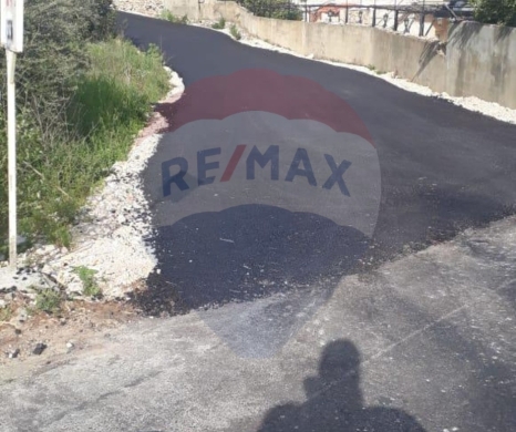 اراضي للبيع في Btouratij - R9-1960 Land 2205 sqm for sale in Btouratij - Koura, Ideal for Residential Development