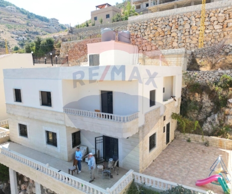 R9-2057 Land with Building for sale in Syr El Danniyeh - North Lebanon — 3